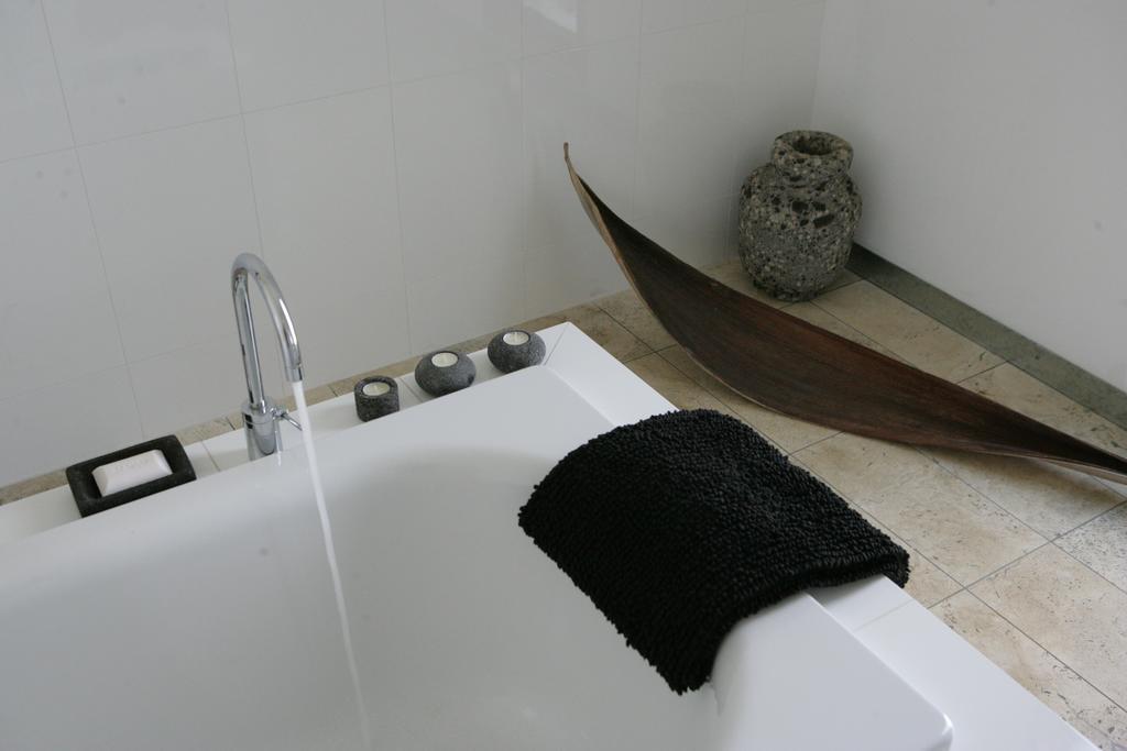 Tonic Hotel Lovedale Bagian luar foto